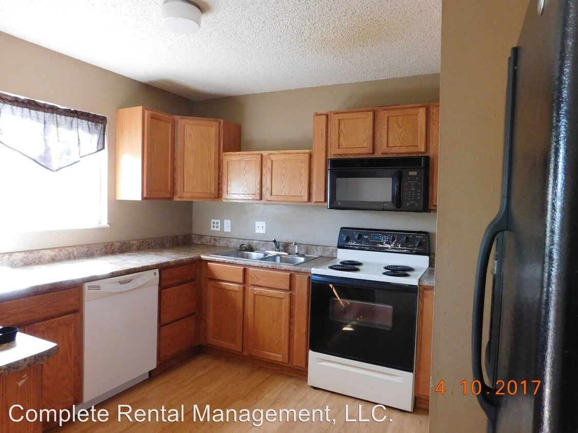 Building Photo - 3 br, 1 bath Apartment - 2702 Vinewood Ln