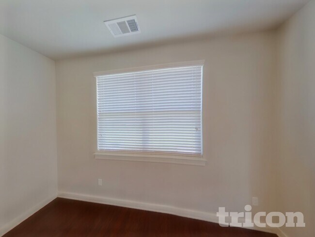 Building Photo - 4822 Kingdom Dr