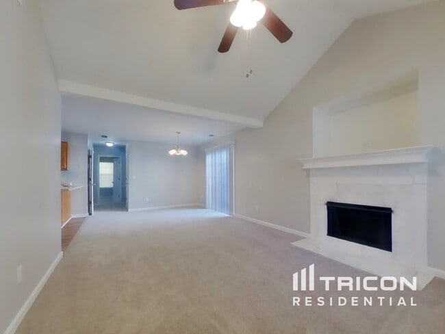 Building Photo - 305 Edge Hill Ct