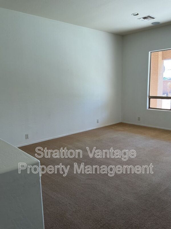 Building Photo - 9811 E Naranja Ave