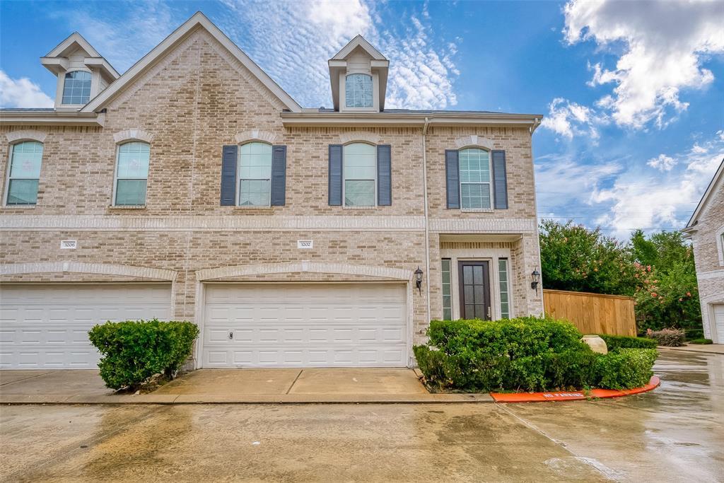 Foto principal - 3202 Holly Shores Dr