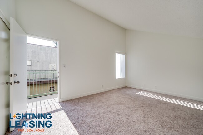 Foto del edificio - 6827 Whitsett Ave