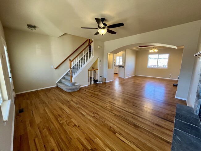 Building Photo - 9398 Bur Oak Ln