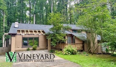 Building Photo - 1510 Oak Creek Dr