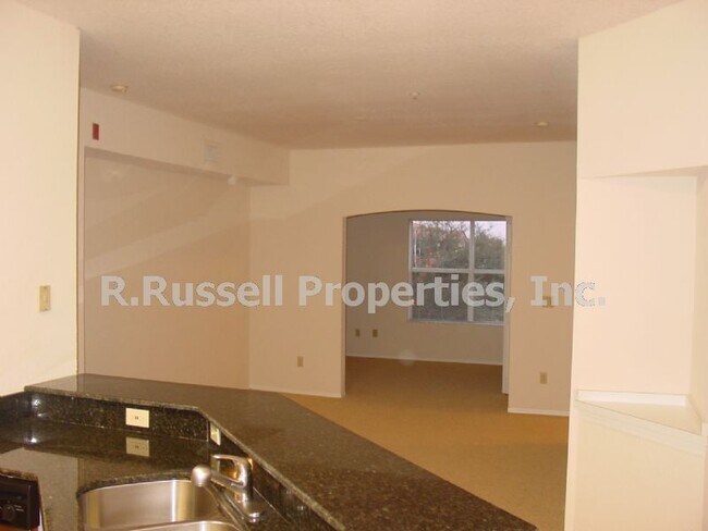 Building Photo - 832 Camargo Way