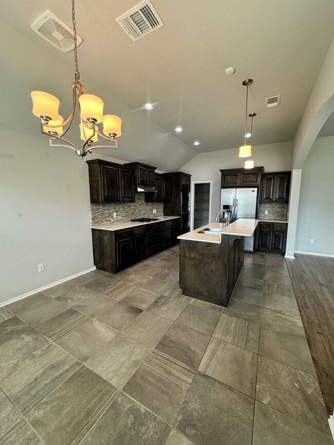 Building Photo - Newly Available in SW OKC!