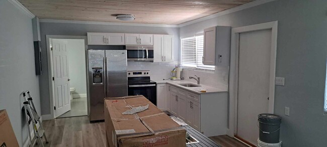 Building Photo - 2551 Broadwater St