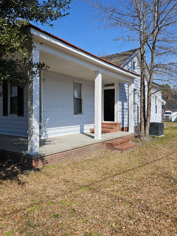 Building Photo - 408 W Waddell St