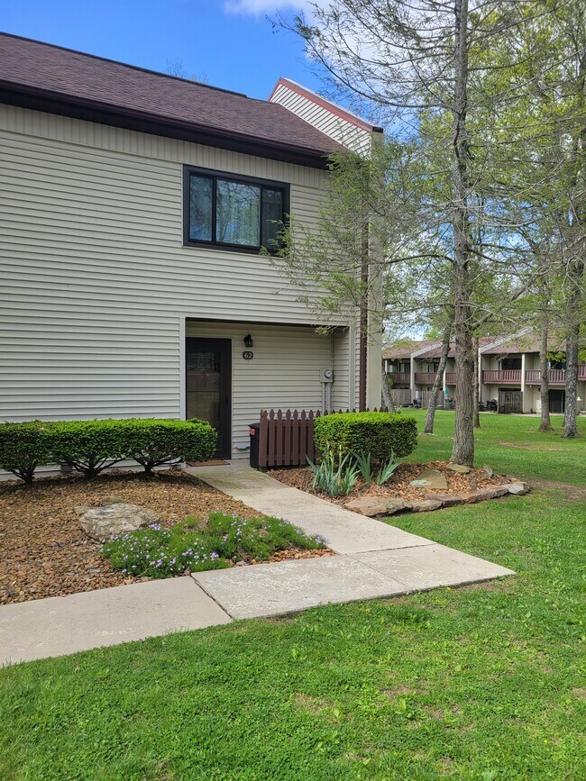 Building Photo - 62 Wilshire Heights Dr
