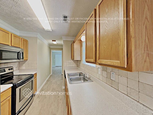 Building Photo - 135 Hidden Brook Trail