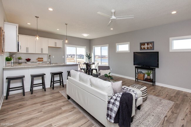 Foto del edificio - 3 br, 2 bath House - 1128 NE 19th St Benit...
