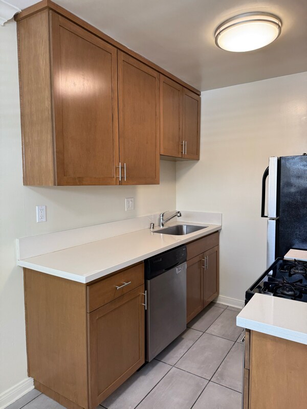 Foto del edificio - 3753 S Barrington Ave