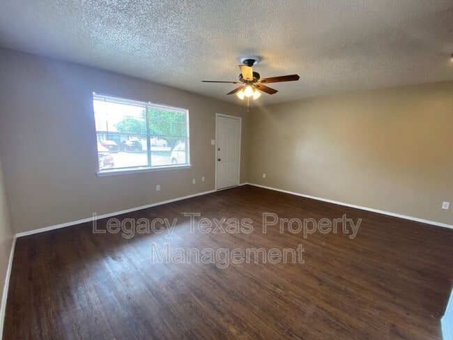 Building Photo - 1419 W Kilpatrick St