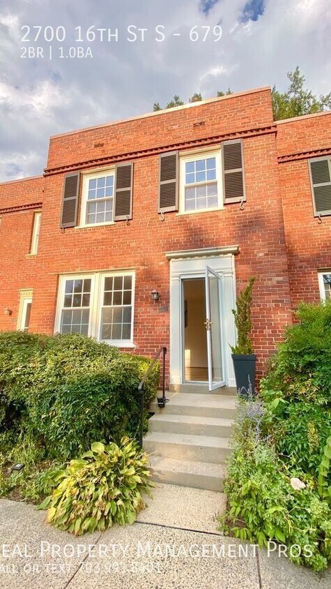 Foto principal - 2700 16th St S