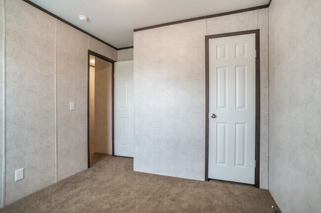 Foto del edificio - 126 Vevay Dr S