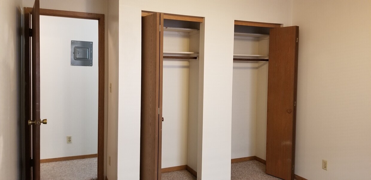 Foto del edificio - 413 S Johnson St