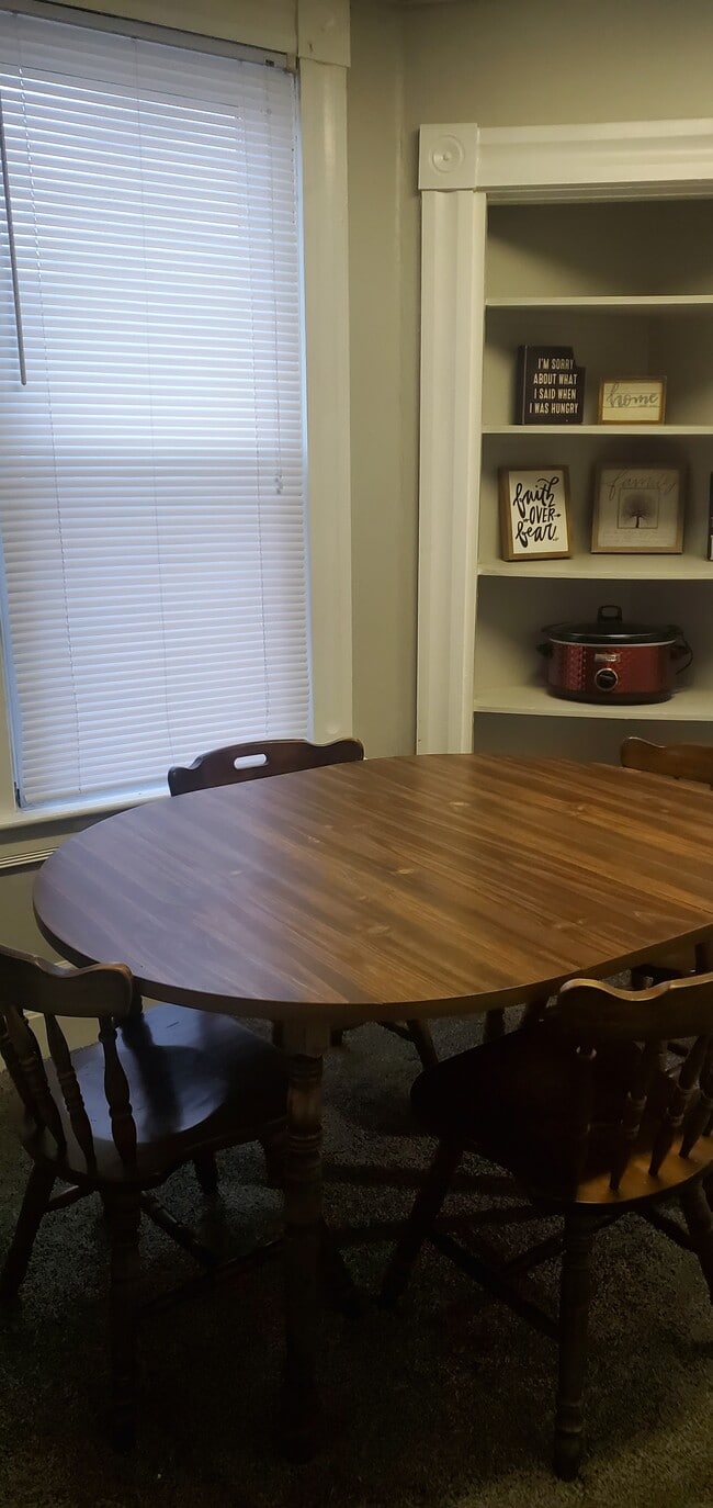 Building Photo - 127 S 7th St