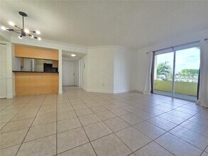Building Photo - 10765 SW 108th Ave