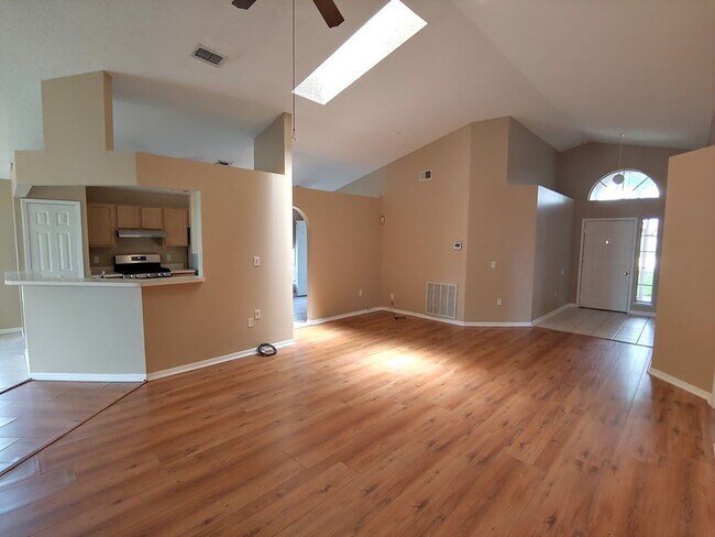 Foto del edificio - 1709 Burnham Ct