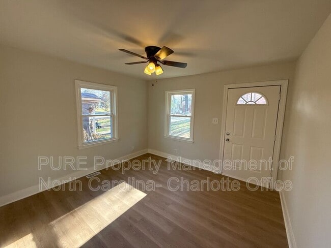 Building Photo - 1708 Newland Rd