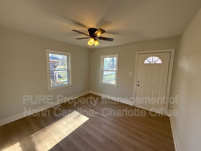 Foto del edificio - 1708 Newland Rd