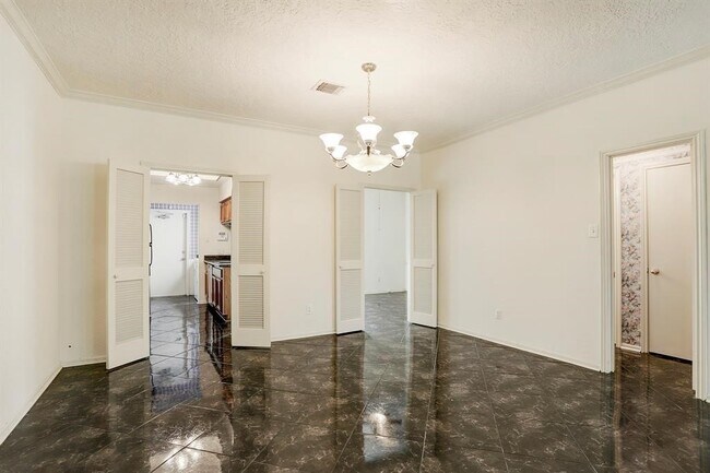 Building Photo - 800 Country Pl Dr