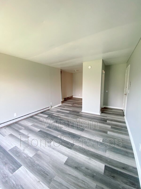 Foto del edificio - 220 Charleston Blvd