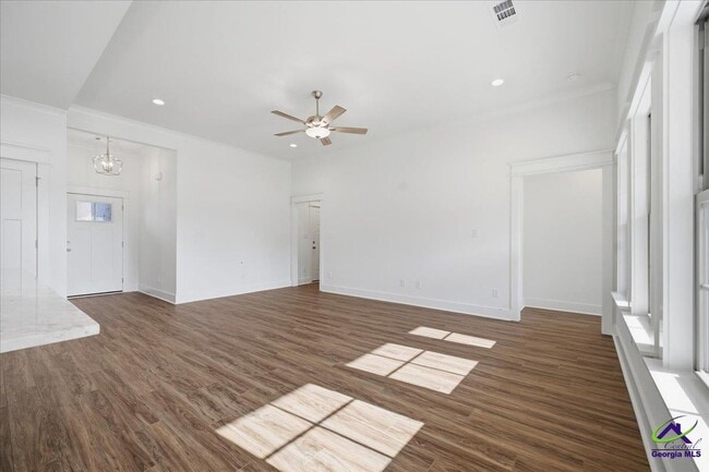 Foto del edificio - 307 Willowbrook Ln