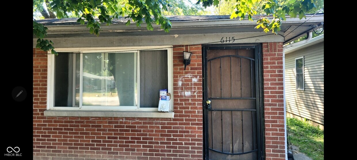 Foto principal - 6115 E 12th St