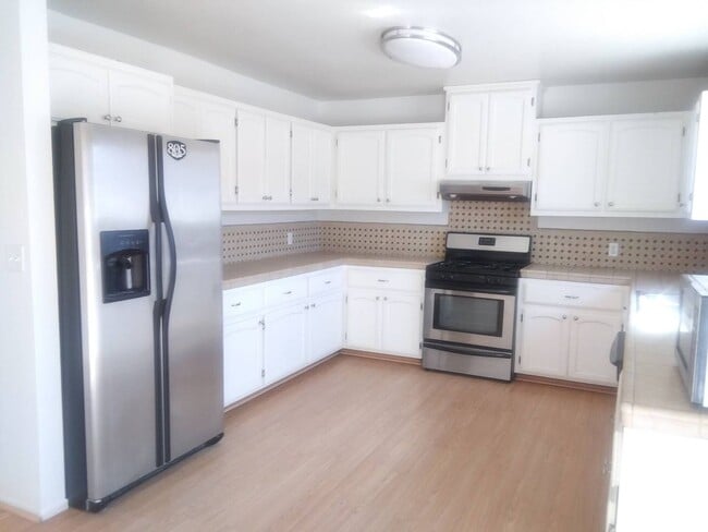 Foto del edificio - COMING SOON!Three Bedroom 2 Bath Available...