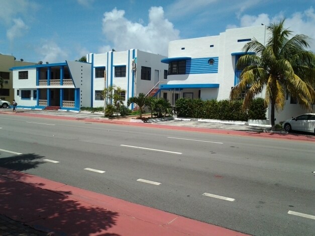 Building Photo - 9048 Collins Ave