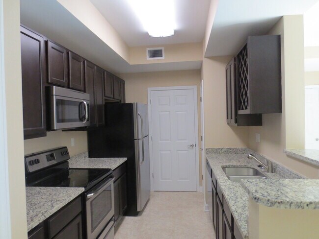 Foto del edificio - Beautiful Three Bedroom Apartment in Fort Walton Beach!