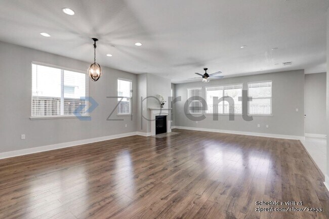 Foto del edificio - 1125 Berkshire Dr