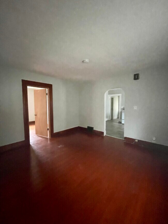 Foto del edificio - 107 S Livingston St