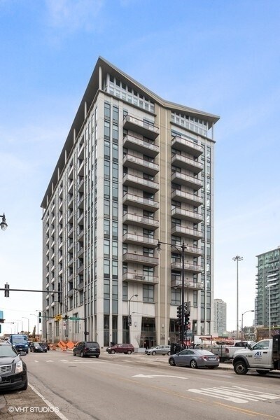 Primary Photo - 740 W Fulton St