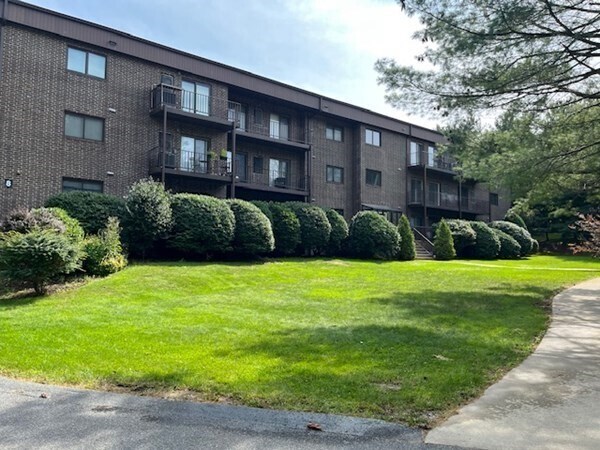 Foto del edificio - 8 Ledgewood Way
