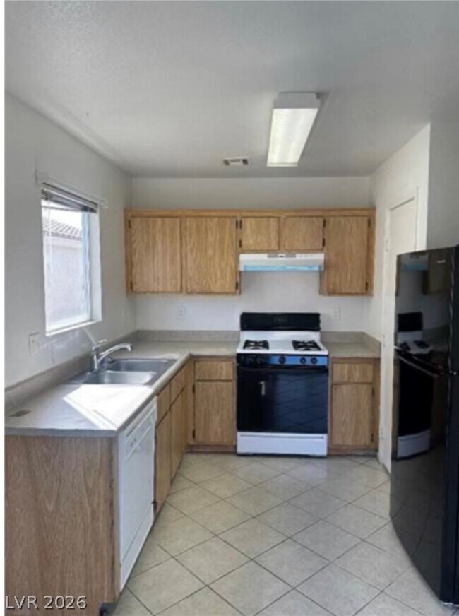Building Photo - 3130 Flower Garden Ct
