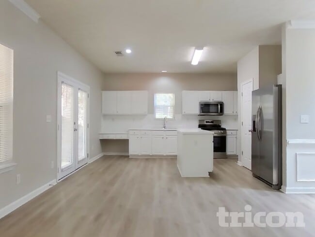 Building Photo - 6844 Bridgewood Dr