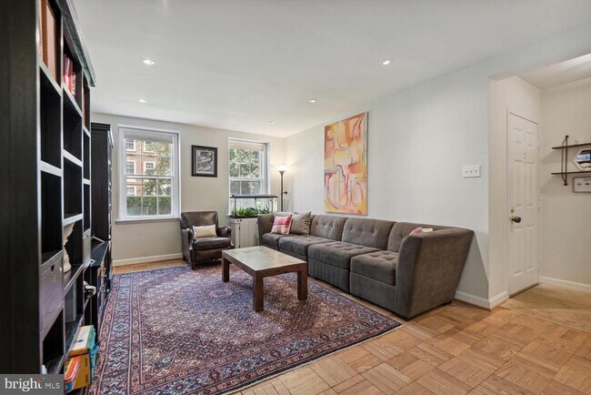 Foto del edificio - 3810 39th St NW