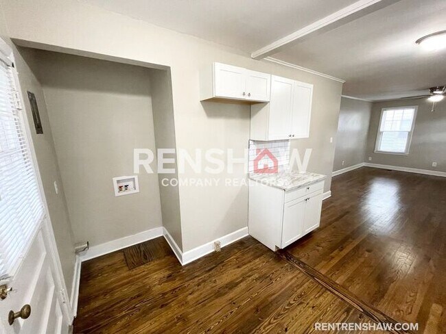 Foto del edificio - Adorable 3/2 Home In Berclair Now Available!