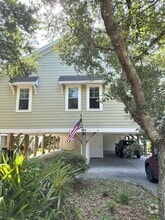 Building Photo - 705 3rd Ave Ext