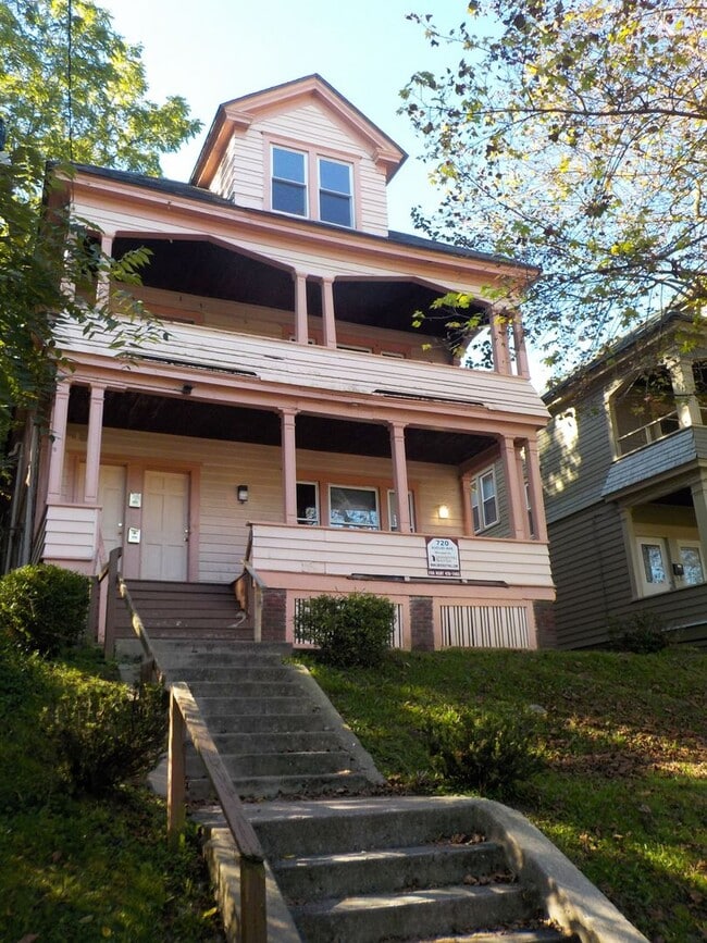 Building Photo - 720 Euclid Ave