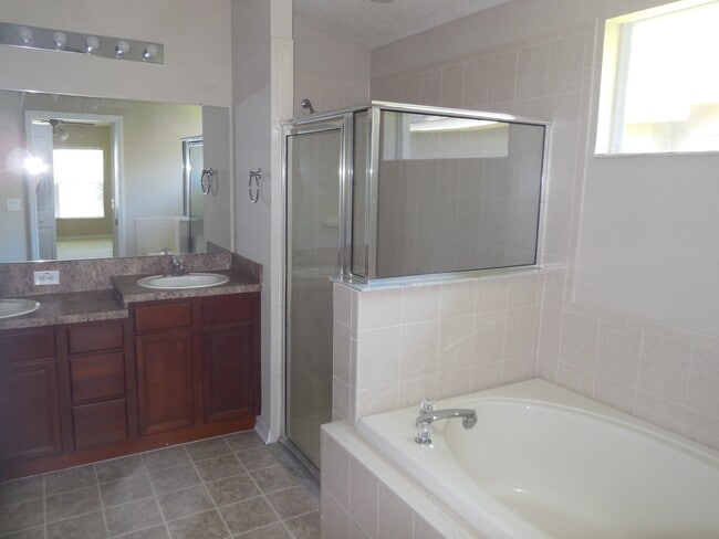 Building Photo - 15447 Osprey Glen Dr