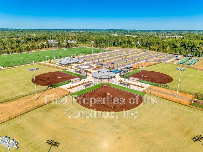 Foto del edificio - 1245 Pebble Grove Dr