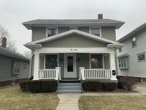 Building Photo - 315 Lexington Ct