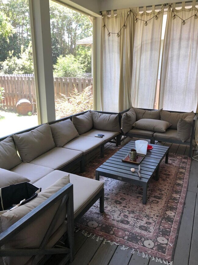Foto del edificio - 40 Carson Oaks Ln