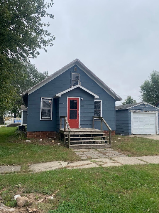Building Photo - 320 Maple St