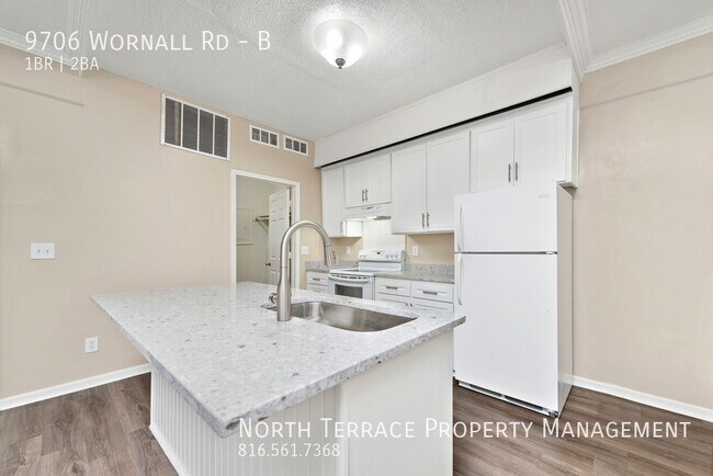 Building Photo - Bright, Freshly-Renovated 1BR Townhome wit...