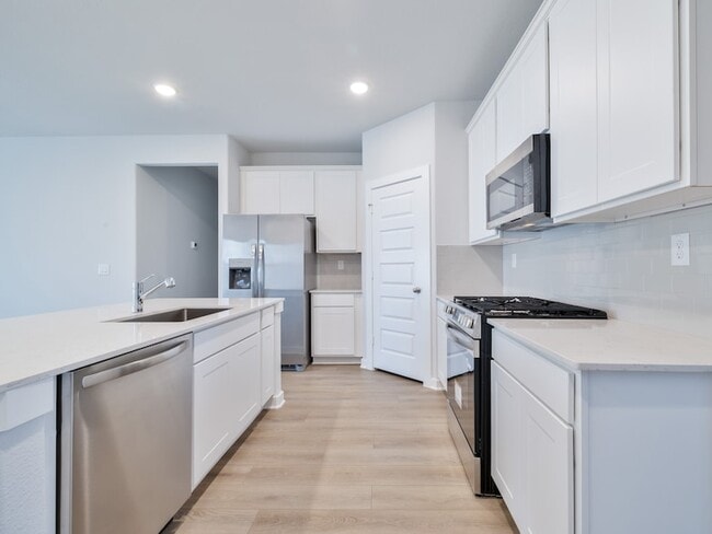 Foto del edificio - 8583 Blueberry Ash St