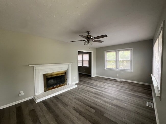 Building Photo - 1513 Mack St